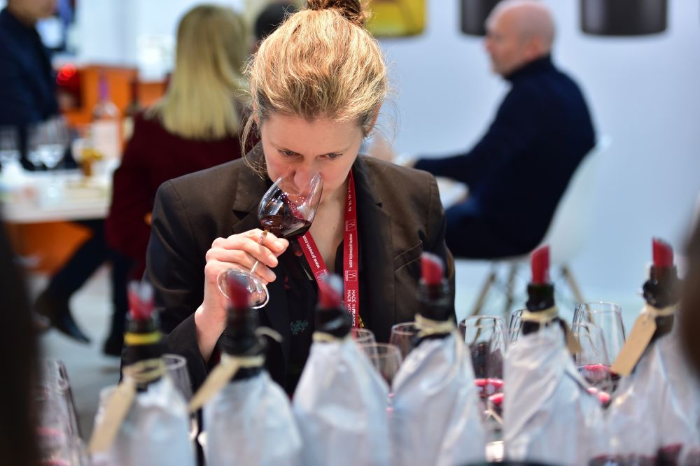 2019年3月,“全球畅销葡萄酒品牌盲品赛”现场