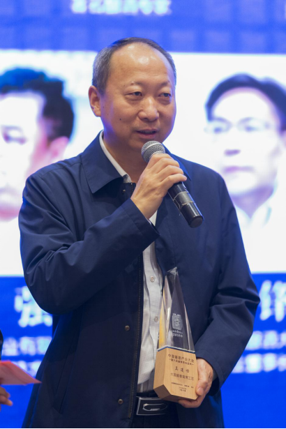 今世缘酒业副董事长、副总经理吴建峰发表获奖感言。林涛摄