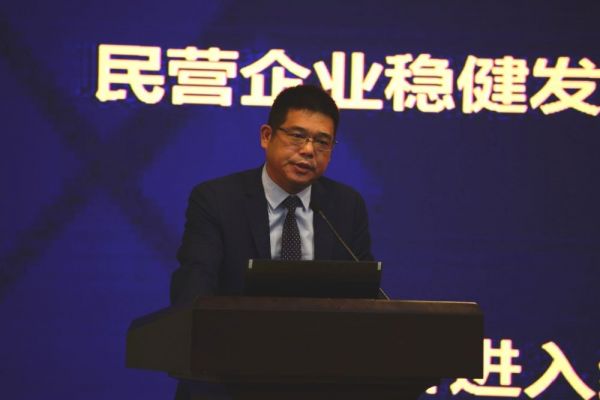 图为九牧厨卫股份有限公司董事长林孝发发表演讲。潘悦 摄