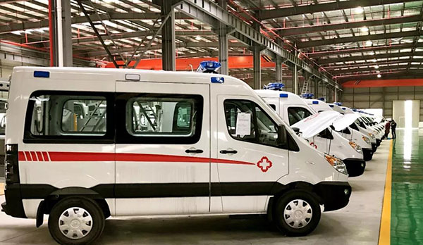 江淮医疗救护车批量下线