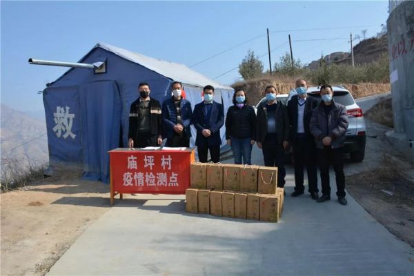 三河镇捐赠现场4