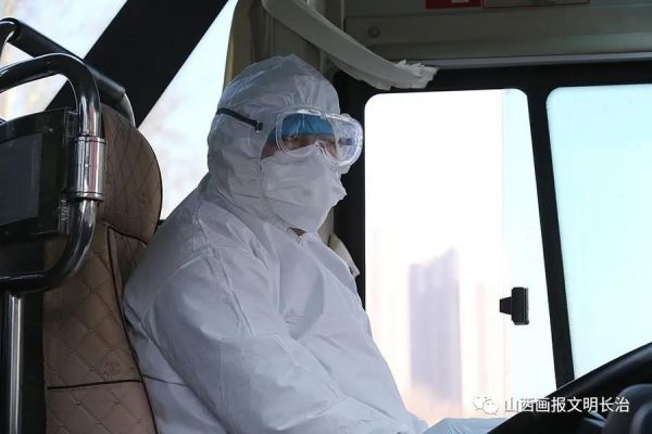 △长治医学院附属和平医院负责接送19名医护人员的司机3