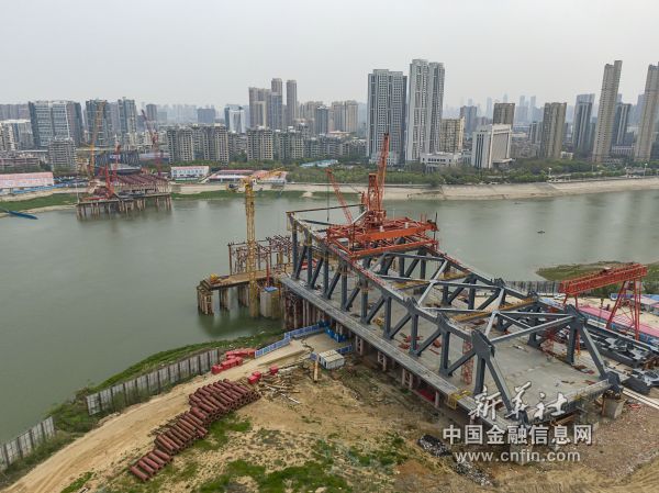 探访武汉首个复工的桥梁建设项目