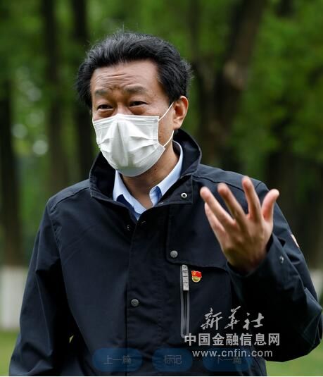 中国疾控中心卫生应急中心主任李群接受采访