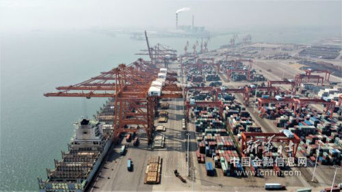 这是广西北海铁山港（4月16日摄，无人机照片）。新华社记者 雷嘉兴 摄