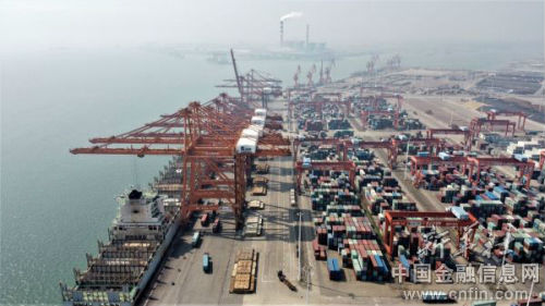 这是广西钦州港（4月15日摄，无人机照片）。