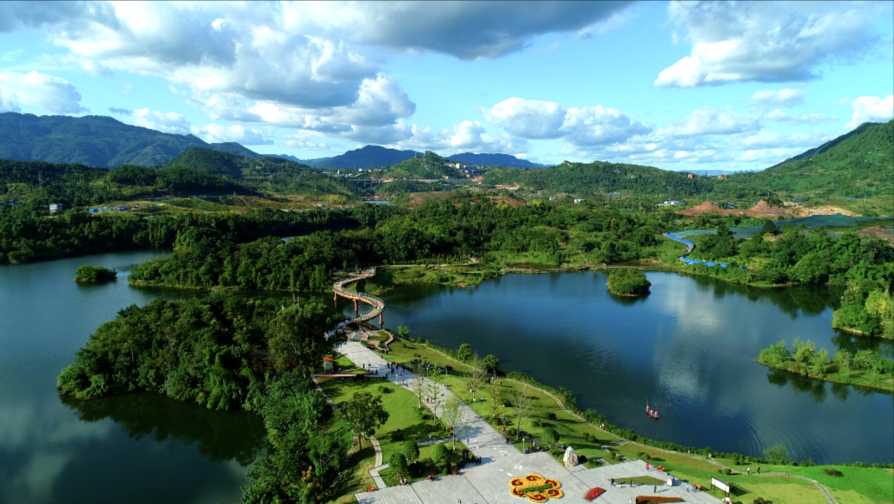 "理念 守护绿水青山 农发行四川分行助力绘就长江大保护"巴蜀山水图"